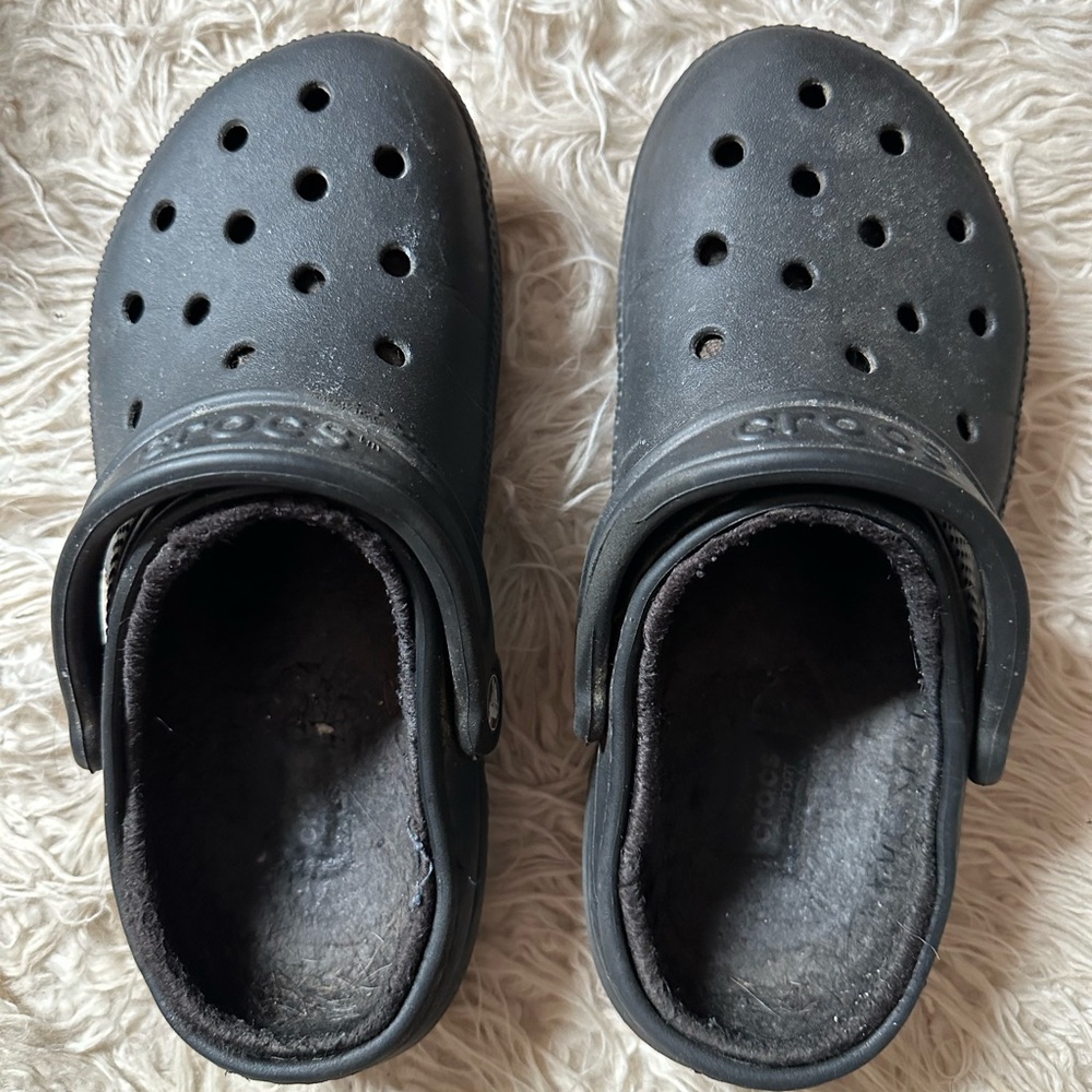 CROCS Black Mules with Fuzzy Lining
